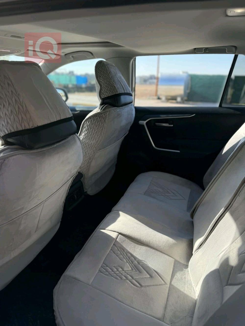 تويوتا راف 4